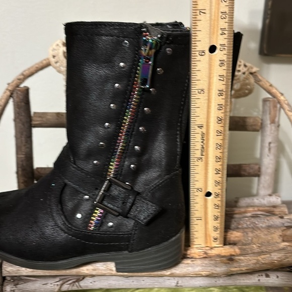 MIA EUC TODDLER SZ 8 BLACK BOOTS WITH RAINBOW ZIPPER - Picture 14 of 15